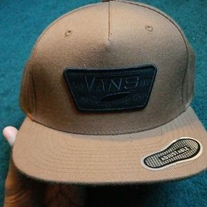 Van's snap back hat